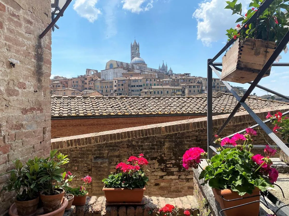 Appartamento CAMPOREGIO 31- in centro con vista sul Duomo Siena